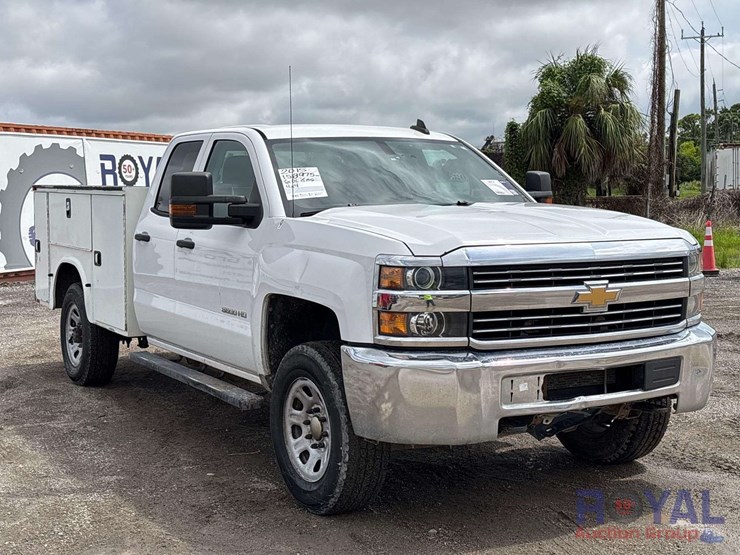 2015-chevrolet-silverado-image-2