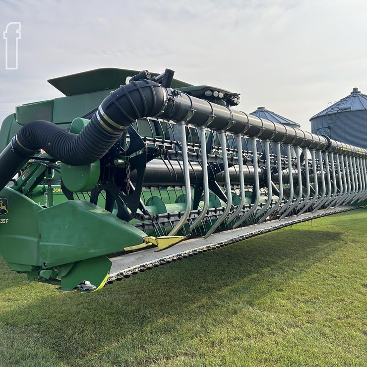 2011 JOHN DEERE 635F