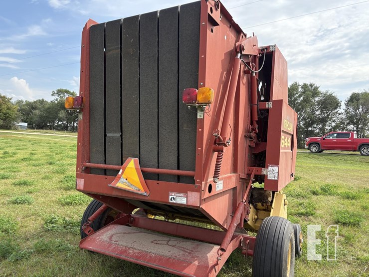 new-holland-644-image-11