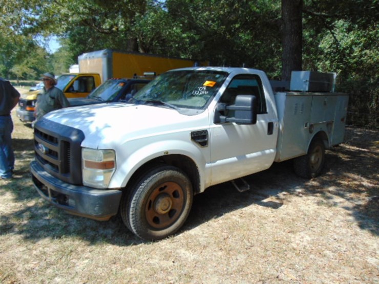 2008-ford-f350-xl-image-1