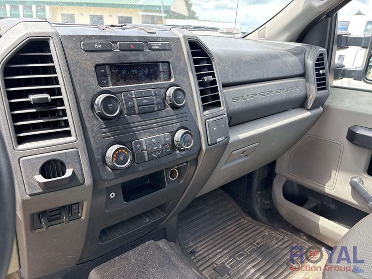 2017-ford-f450-image-15