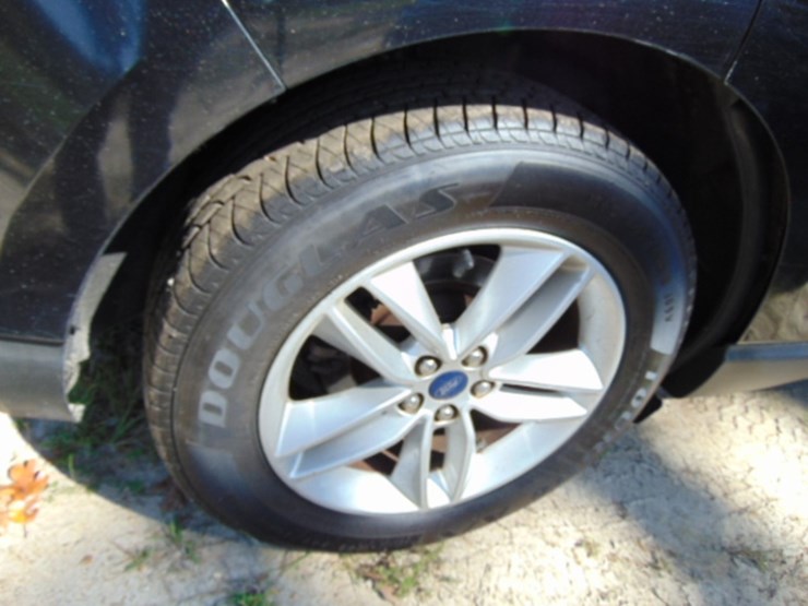 2015-ford-edge-sel-image-3