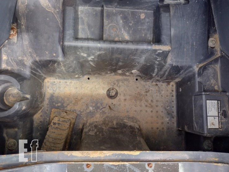 2020-deere-325g-image-12