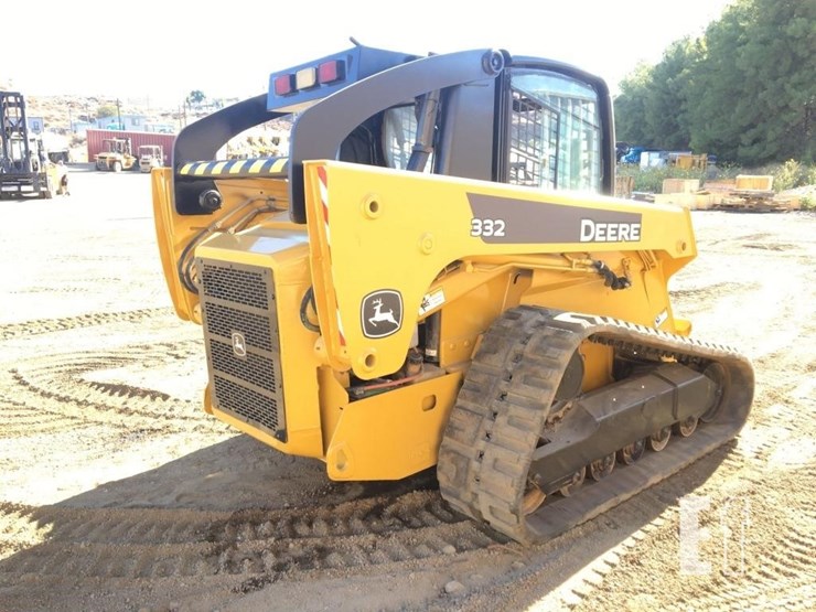deere-332-image-3
