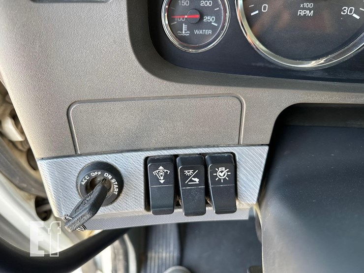 2016-kenworth-t880-image-30