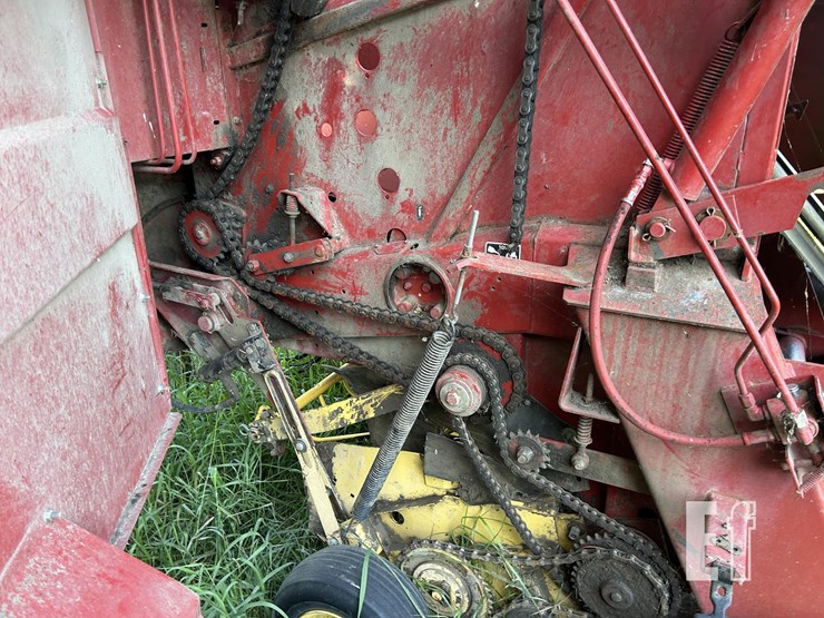 new-holland-660-image-26