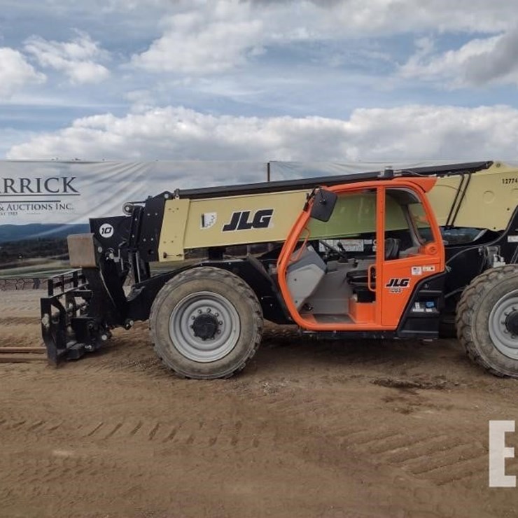2023 JLG 1055