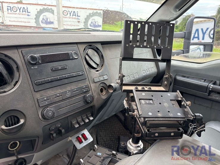 2016-ford-f550-image-16