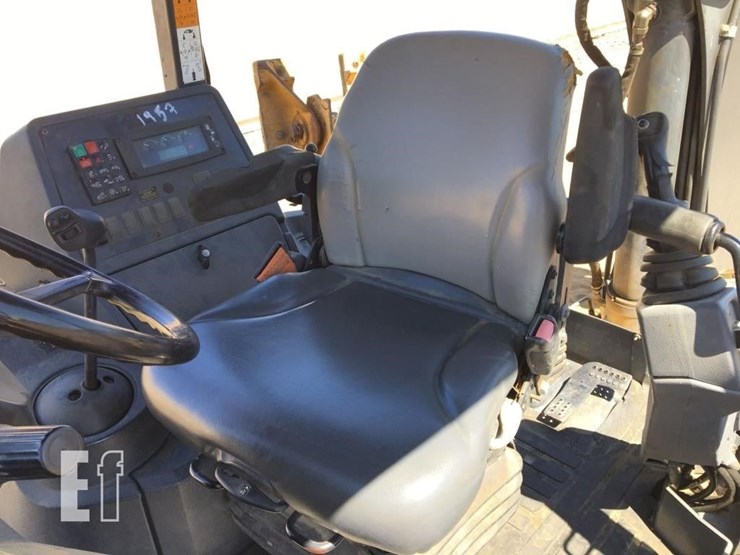 2017-deere-310sl-image-8