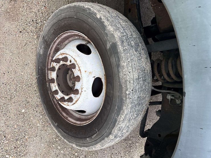 2016-ford-f550-image-24