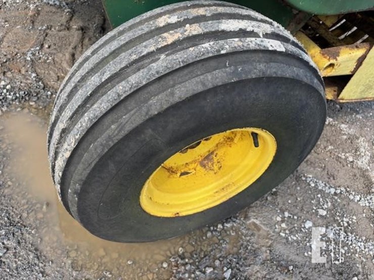 john-deere-336-image-12