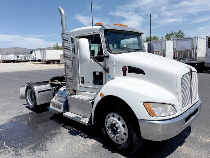 2012-kenworth-t370-image-1