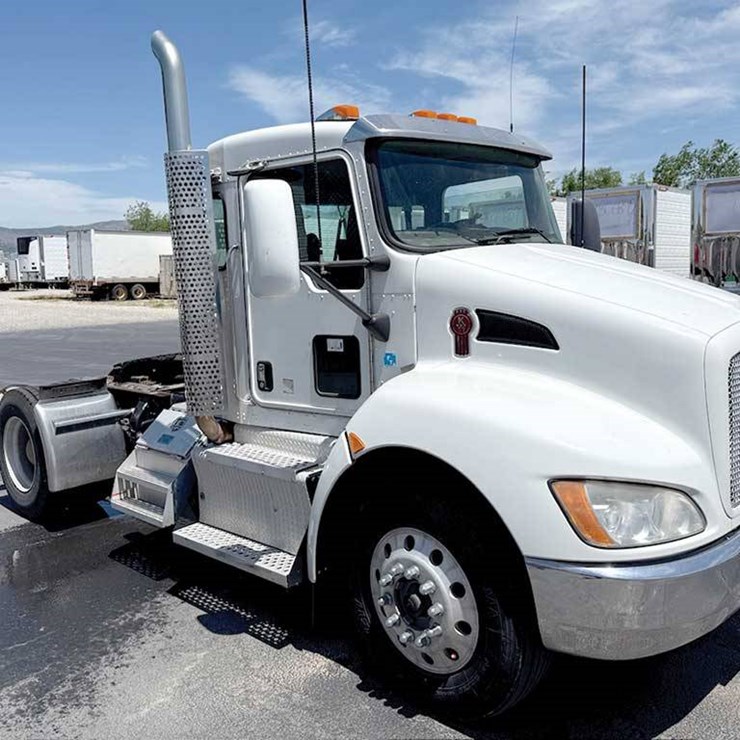 2012 KENWORTH T370