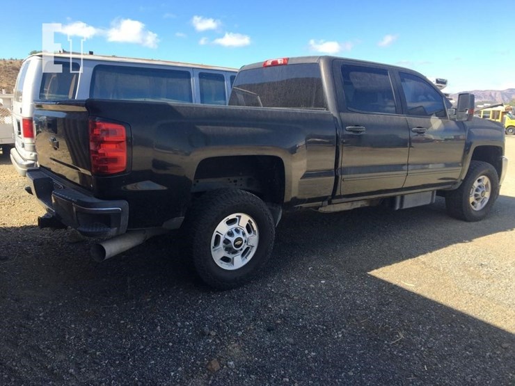 2016-chevrolet-silverado-2500hd-lt-image-3