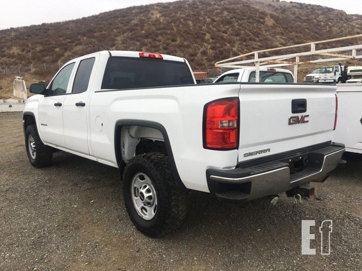 2015-gmc-sierra-2500hd-image-4