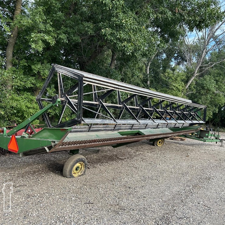 1987 JOHN DEERE 590