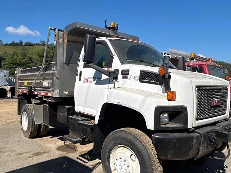 2008-gmc-topkick-c7500-image-2