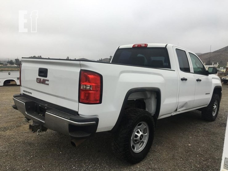 2015-gmc-sierra-2500hd-image-3