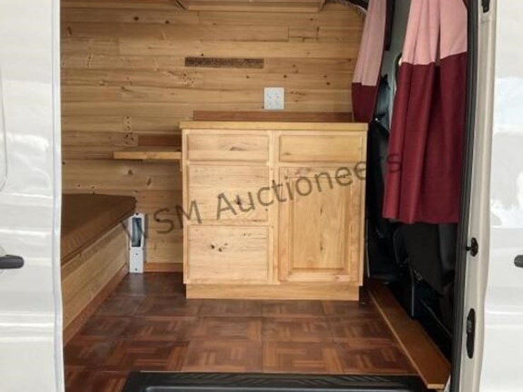 2022-ford-transit-image-9