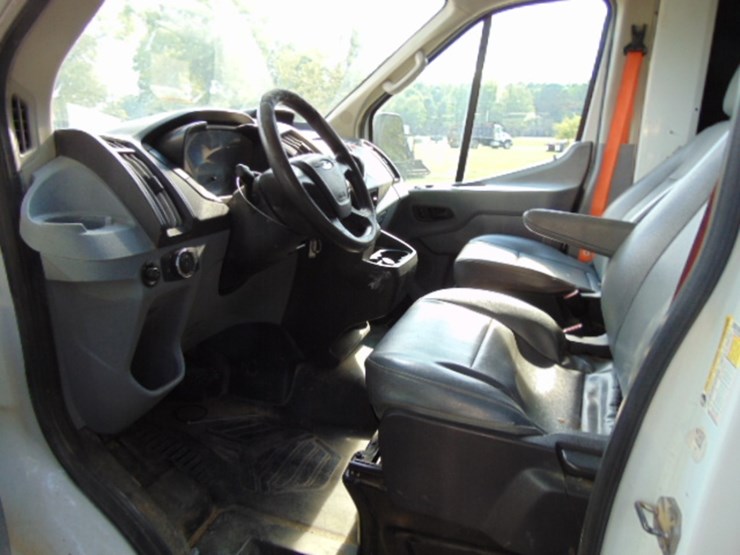 2019-ford-transit-image-9