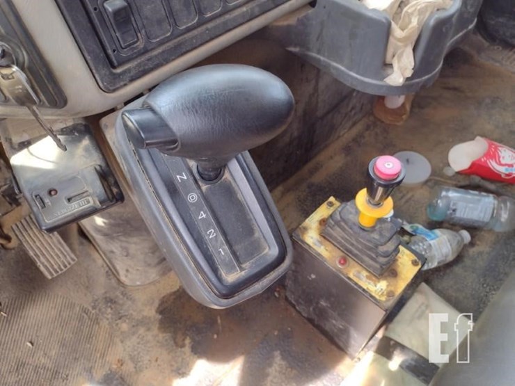 2018-international-durastar-4300-image-12