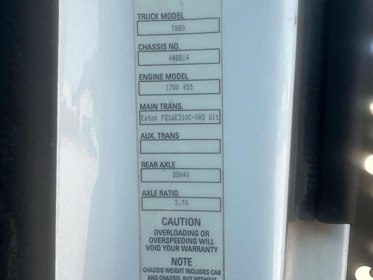 2015-kenworth-t880-image-22