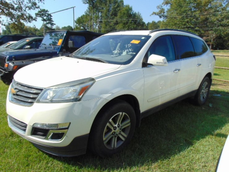 2015-chevrolet-traverse-image-1