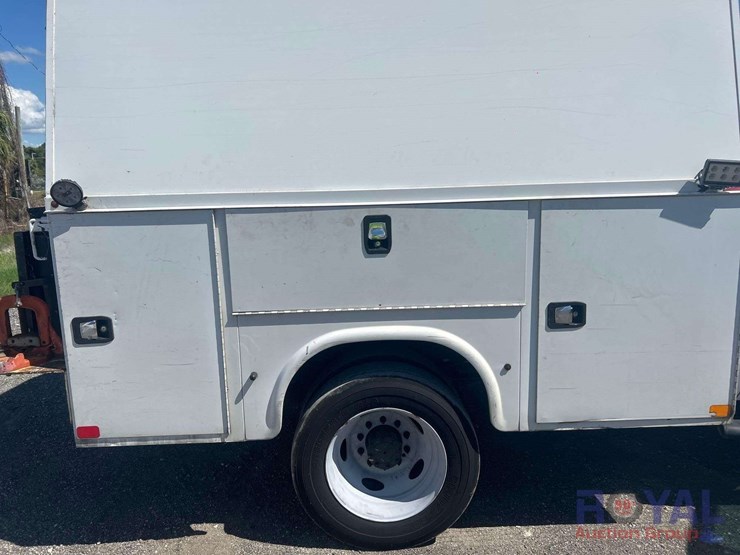 2015-ford-f550-image-16