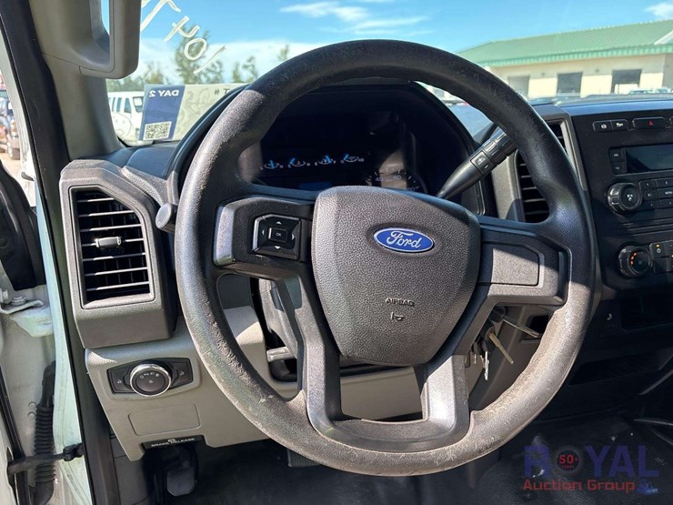 2017-ford-f550-image-15