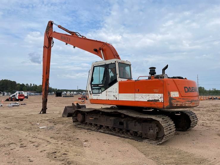 2002-daewoo-solar-220-lc-iii-image-3