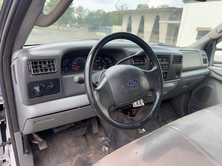 2004-ford-f250-xl-image-19