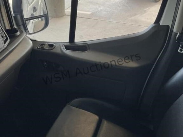 2022-ford-transit-image-27