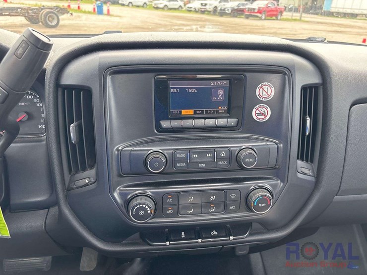 2015-chevrolet-silverado-1500-image-15