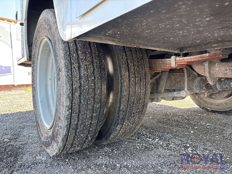 2017-ford-f550-image-26