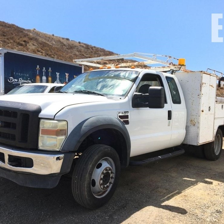 2008 FORD F550 XL