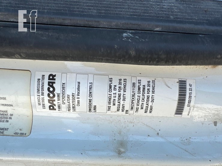 2016-kenworth-t880-image-23