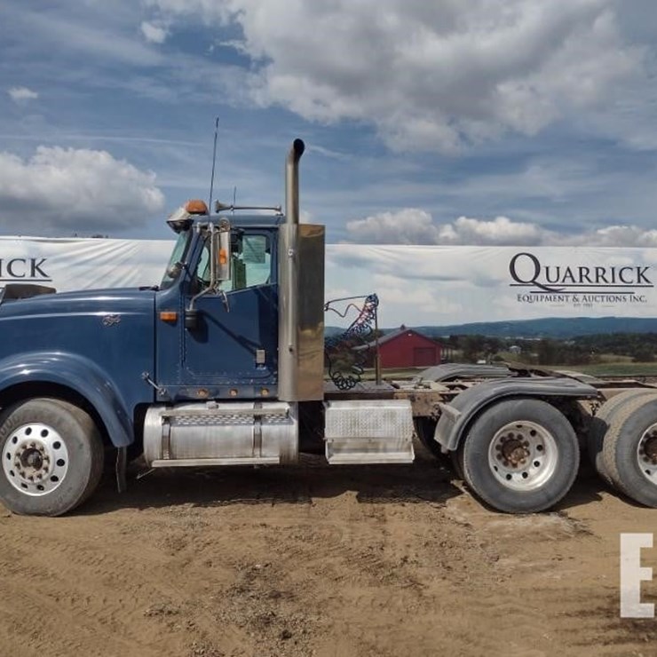 2001 INTERNATIONAL 9900
