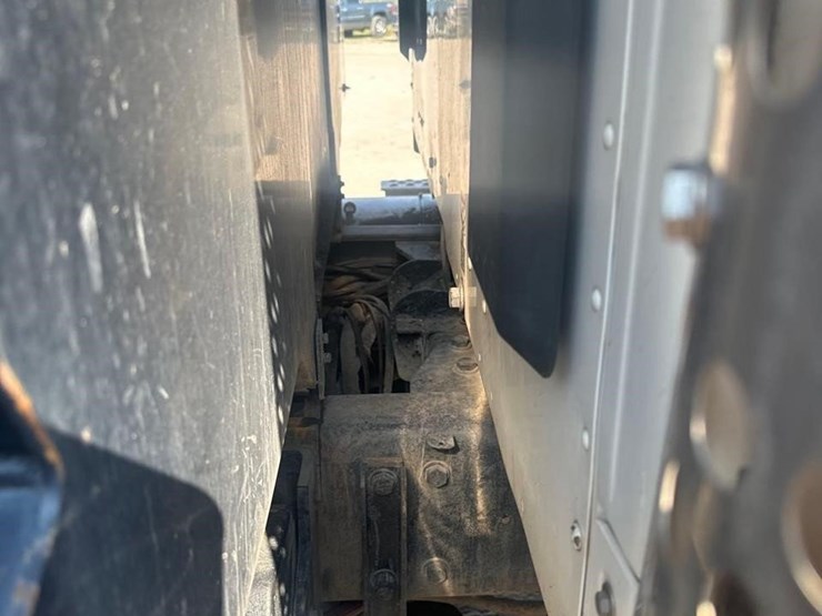2018-kenworth-t880-image-17