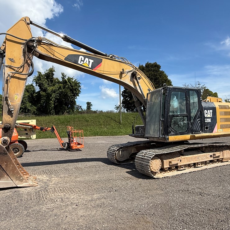CATERPILLAR 320E