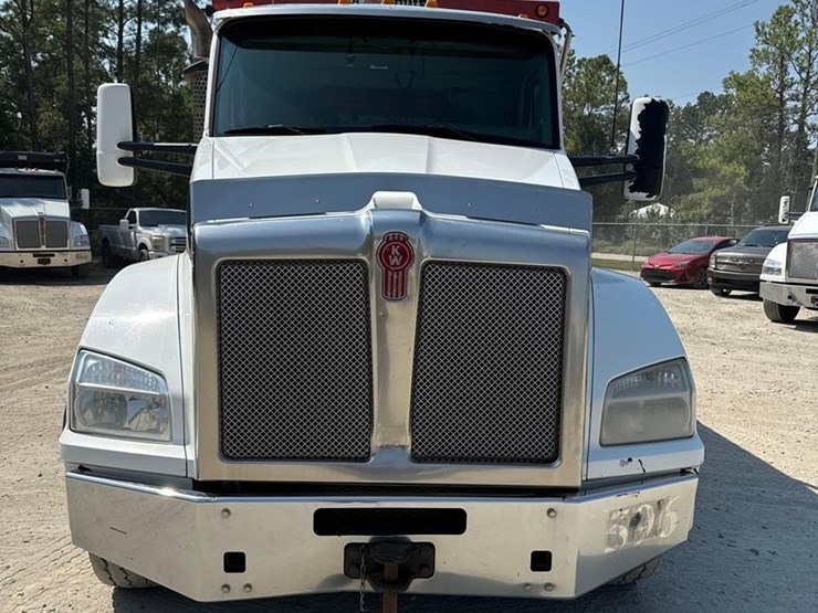 2016-kenworth-t880-image-8