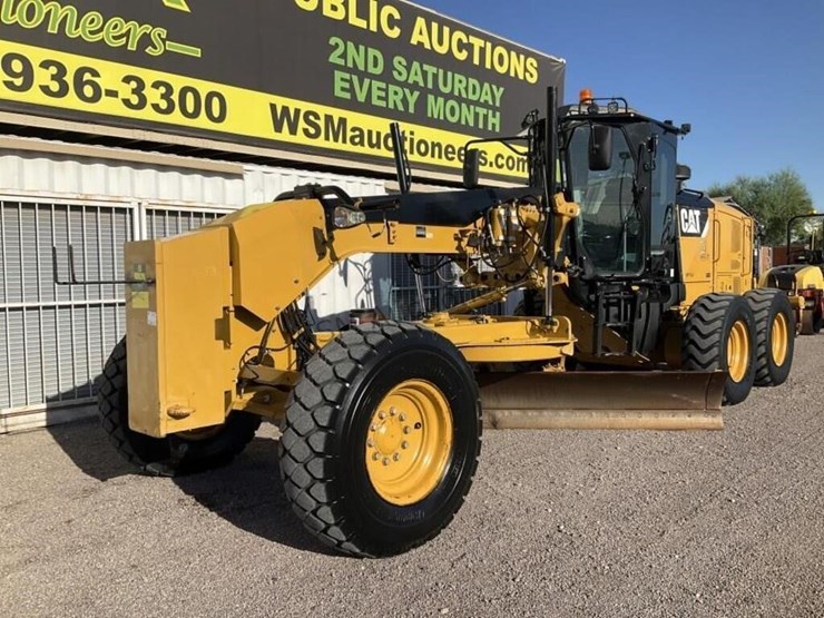 2012-caterpillar-12m2-image-2