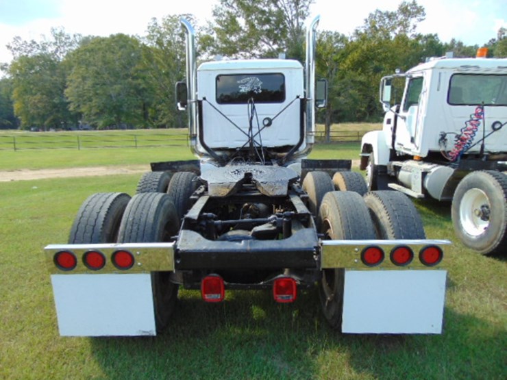 2004-mack-ch613-image-4