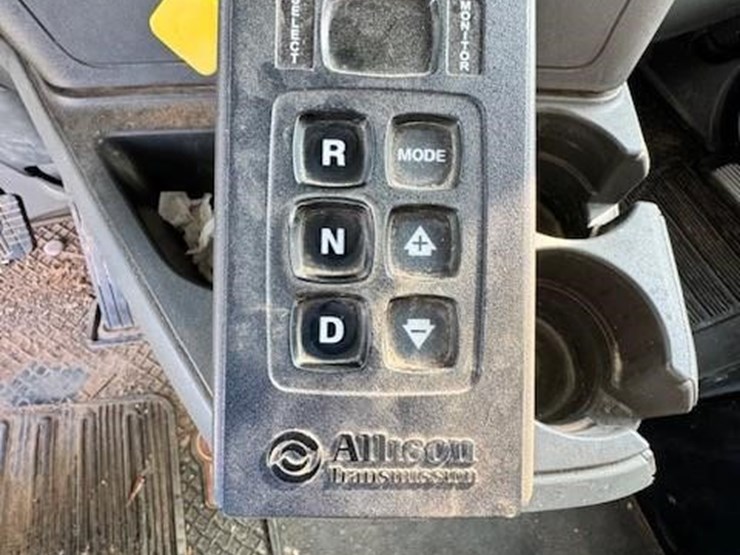 2017-kenworth-t880-image-16