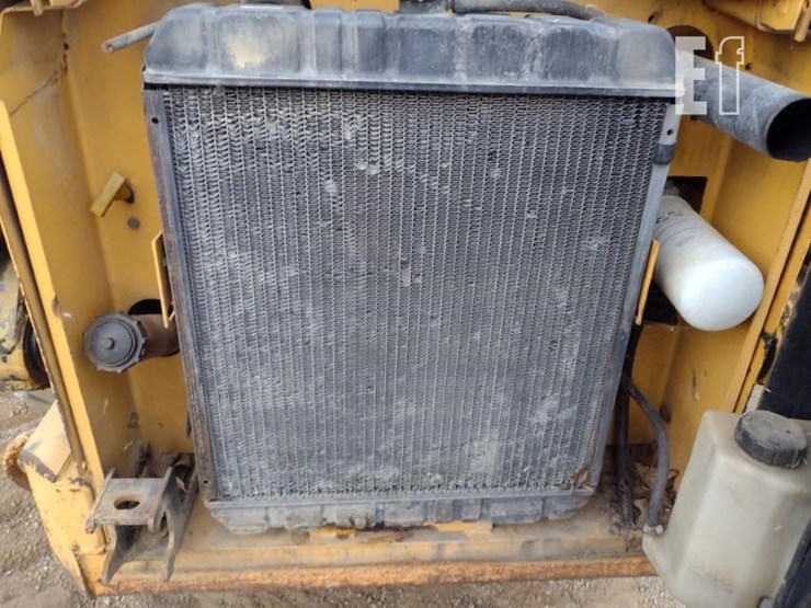 new-holland-lx885-image-23