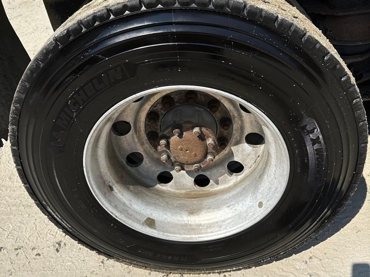 2016-kenworth-t880-image-14