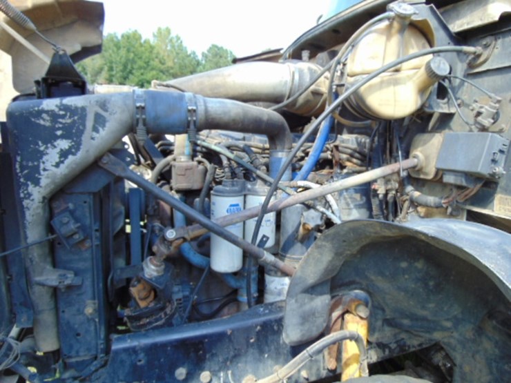 (t)-2003-mack-700-dump-truck-image-10