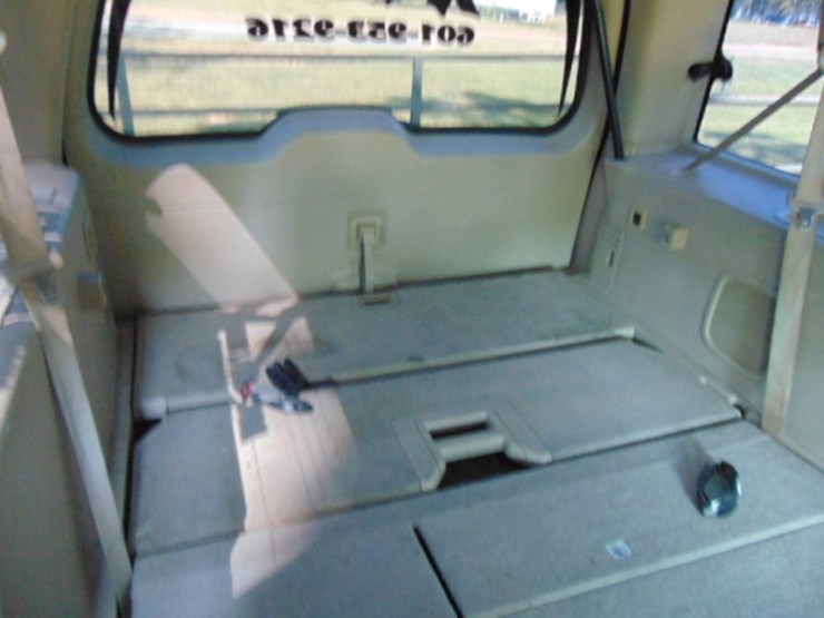 2014-ford-expedition-xlt-image-5