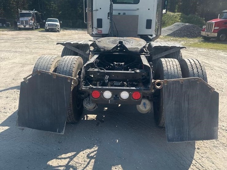 2015-kenworth-t880-image-4