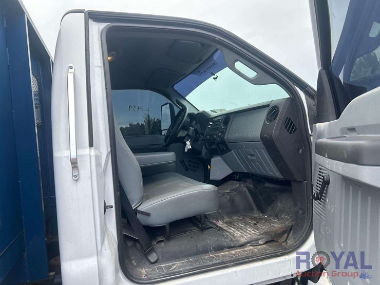 2017-ford-f650-image-25