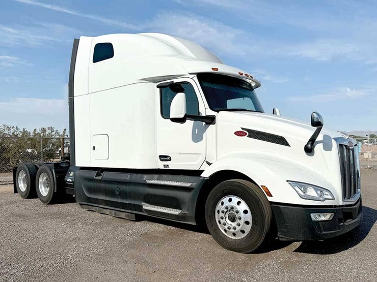 2020-peterbilt-579-image-1